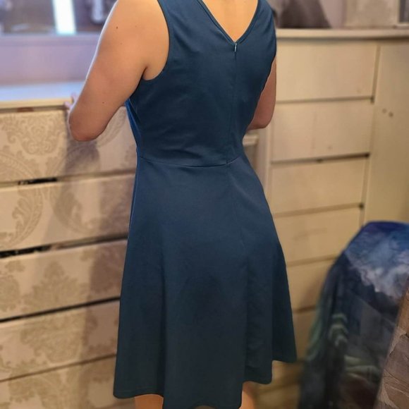 SHEIN size L knee length teal v neck cocktail or office dress - Picture 2 of 2